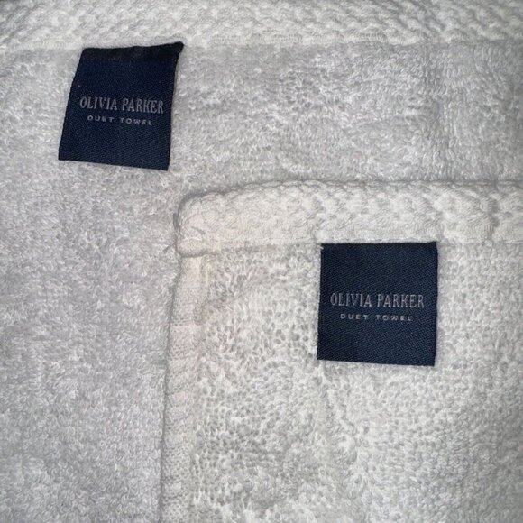 Olivia Parker Square washcloth Set of 2 white solid cotton Duet Towel - Picture 3 of 7